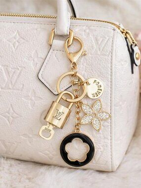 LV Authentic Gold Padlock 🔒 Key Set w/ Unbranded Flower Keychain Charm